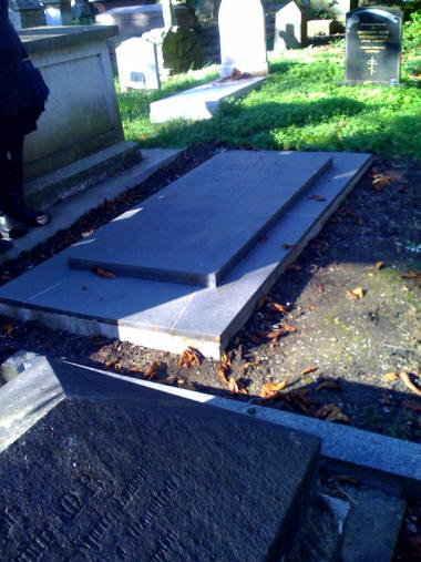 Harold Pinter grave